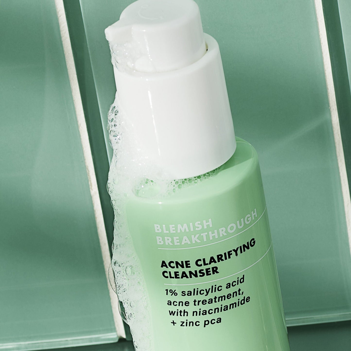 blemish-breakthrough-acne-calming-water-cream-mini-i8 02_021622_SL_BT_Cleanser_Back_Lighter_0129_FStack_FINAL_IGF_V2.jpg