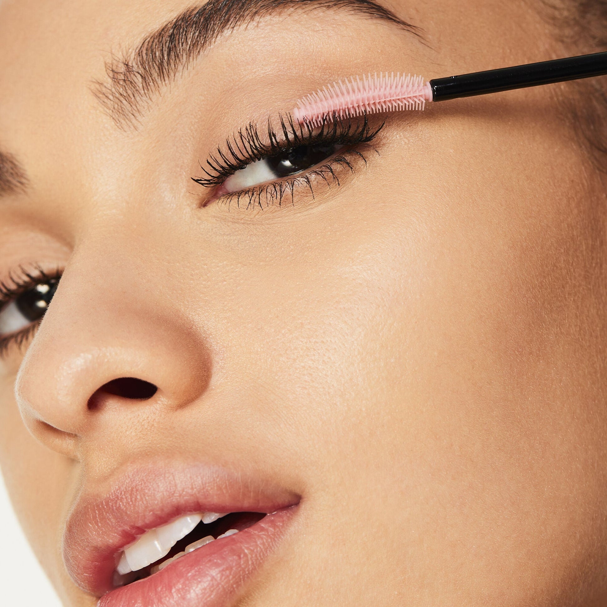 lash-n-roll-mascara-q3 052322_Adriana_LashRoll-After-Black_069_IGF_V2.jpg