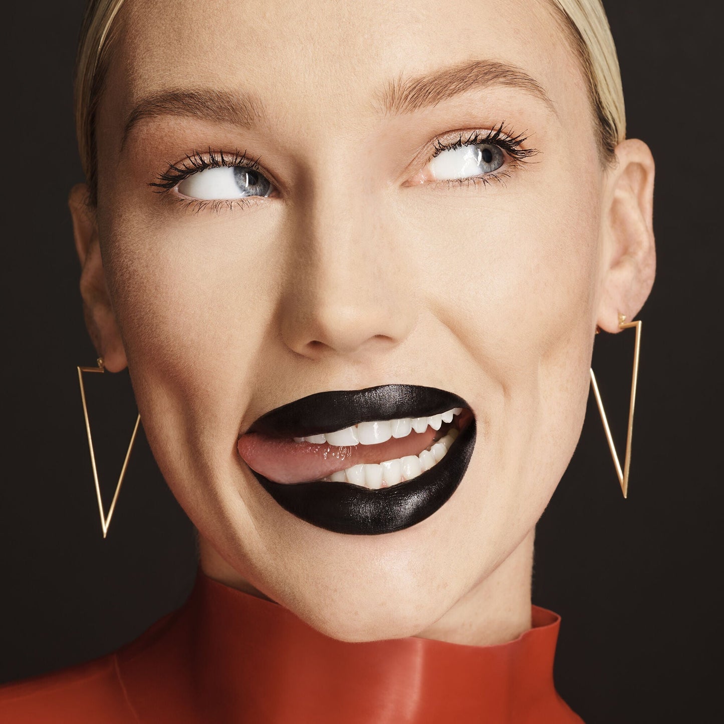 o-face-satin-lipstick-g2 071222_MD_Look4_0124_FINAL_RGB_IGF.jpg