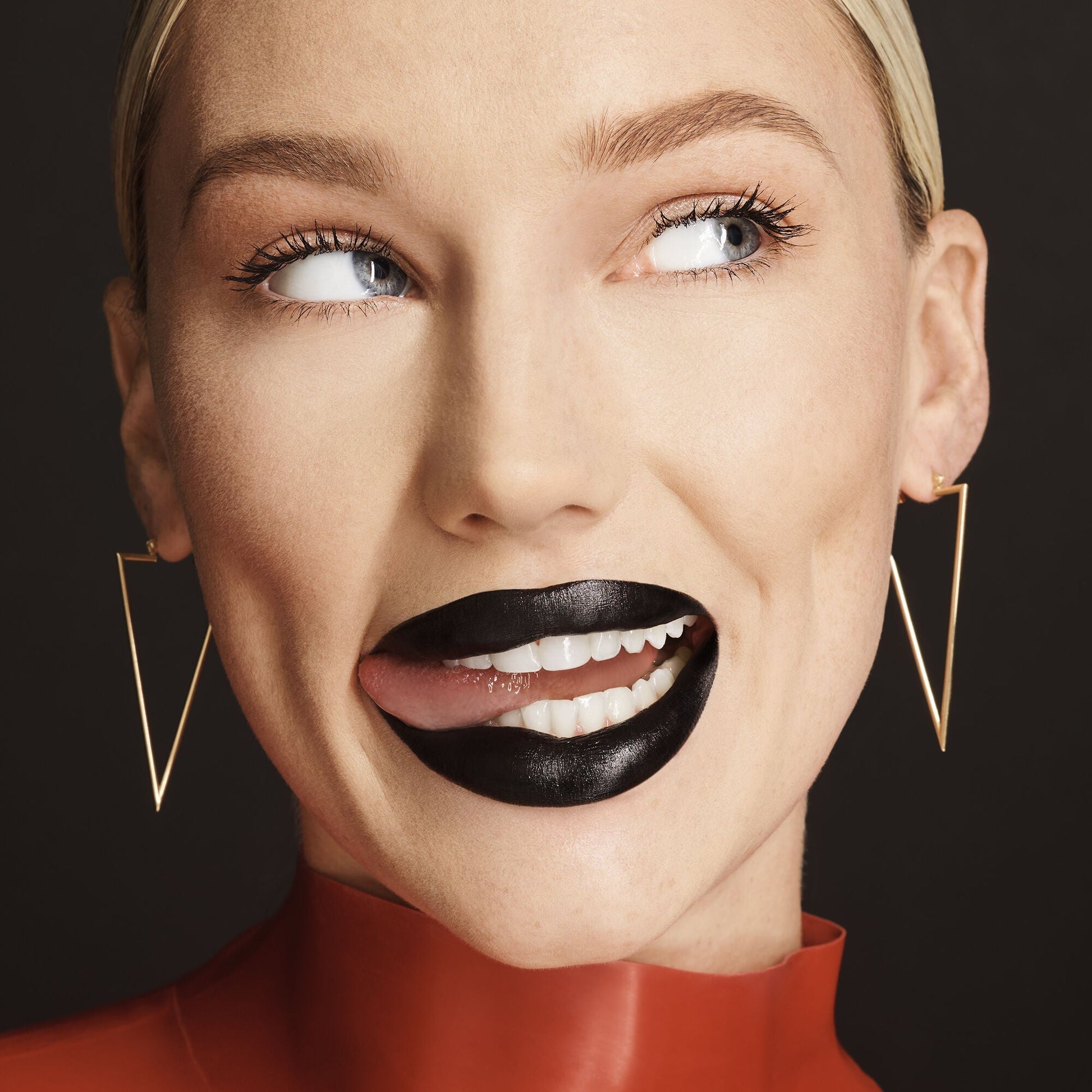 o-face-satin-lipstick-g2 071222_MD_Look4_0124_FINAL_RGB_IGF.jpg