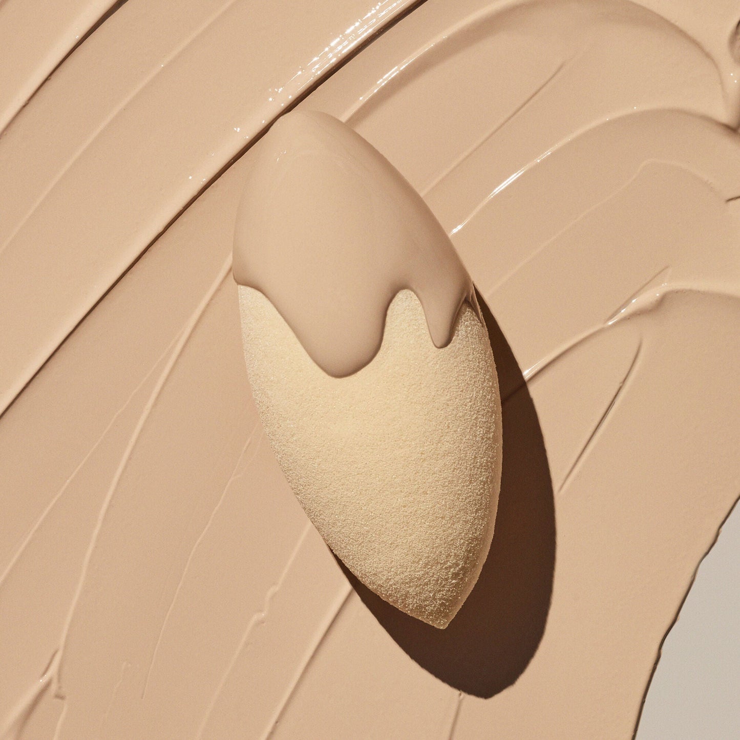 camo-concealer-sponge-j1 07312020_CamoSponge_009_IGF.jpg