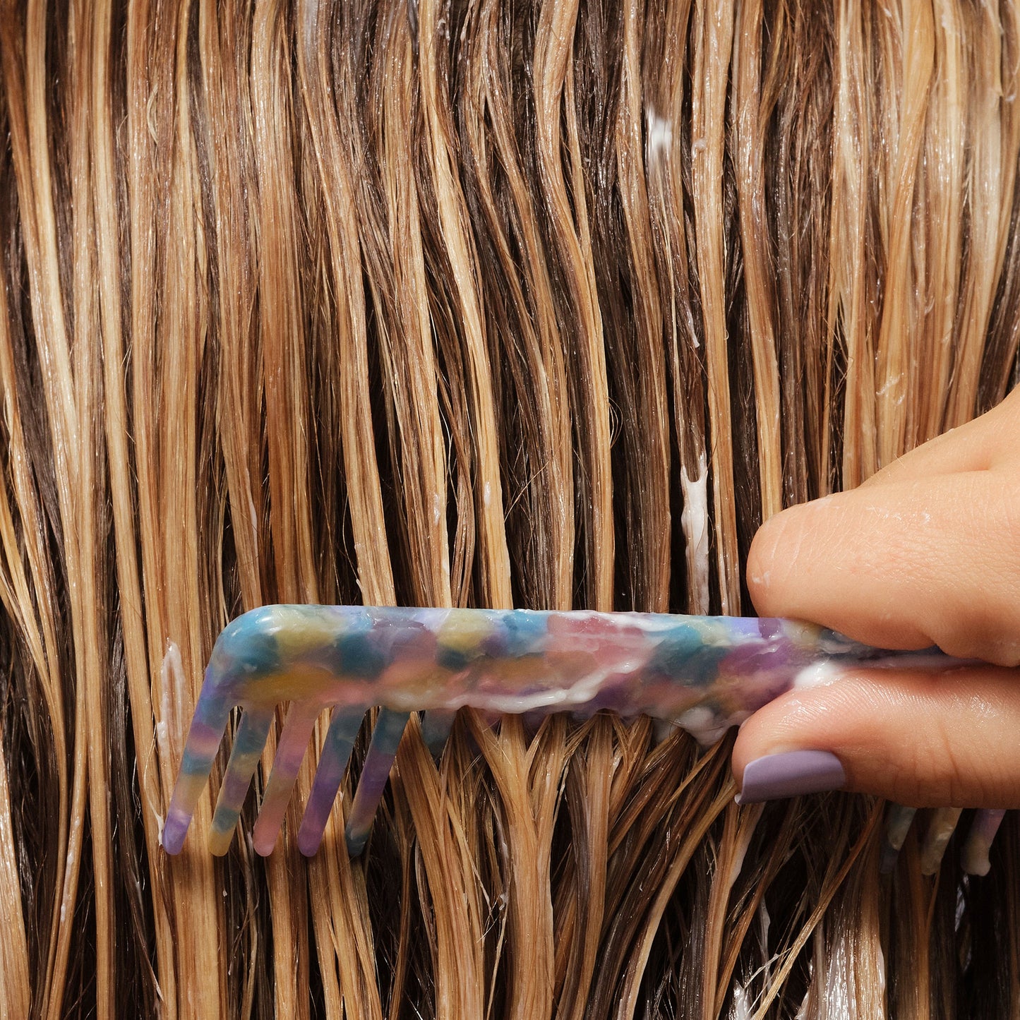 never-thirsty-moisturizing-conditioner-e8 111925_Anna_ThirstyConditioner-Product_1326_w3QC_IGF_1x1_6dab4b19-34a0-47bd-ae64-b0978b2f5084.jpg