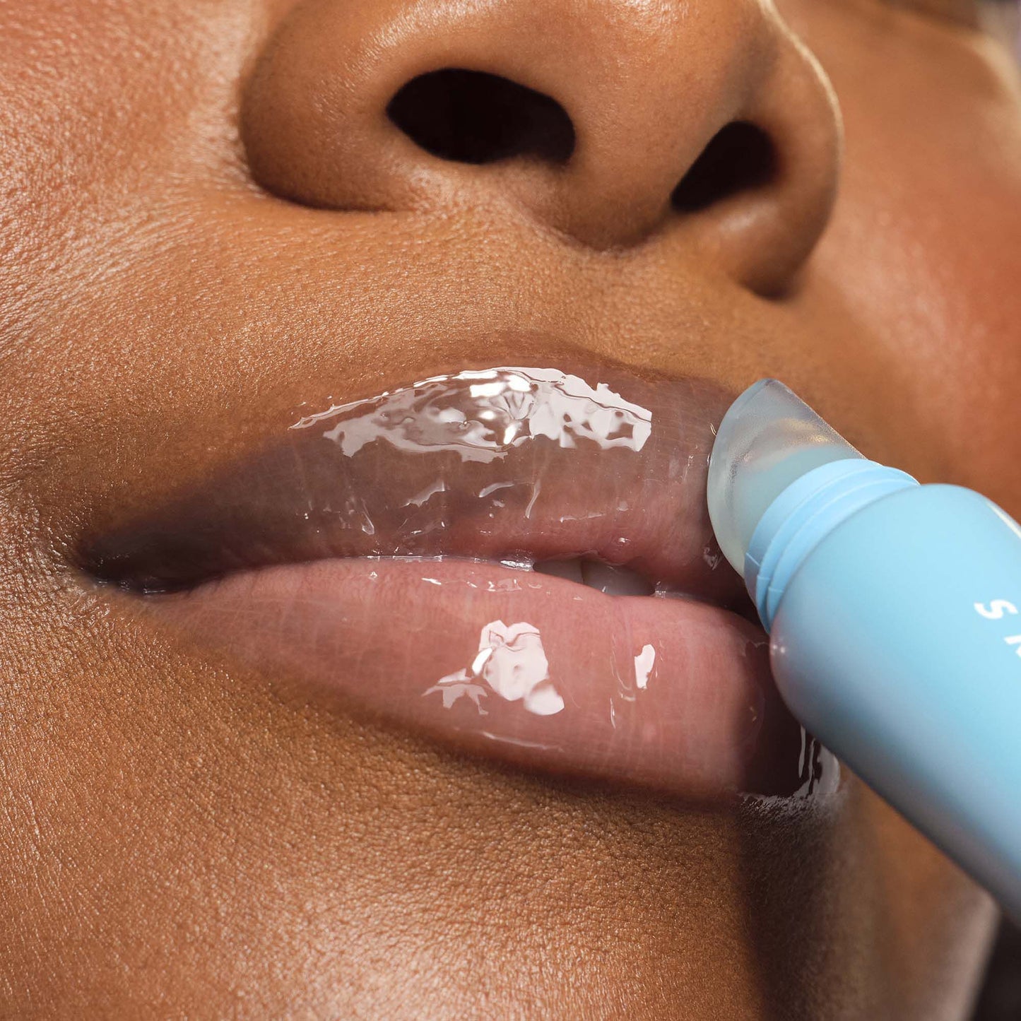 thirst-burst-lip-treatment-o5 57069_SKIN_Enga_Hibiscus_Macro_033_w3QC_RGB_2000x2000_fd68b6a3-ae05-431e-bbc0-31407d9fed44.jpg