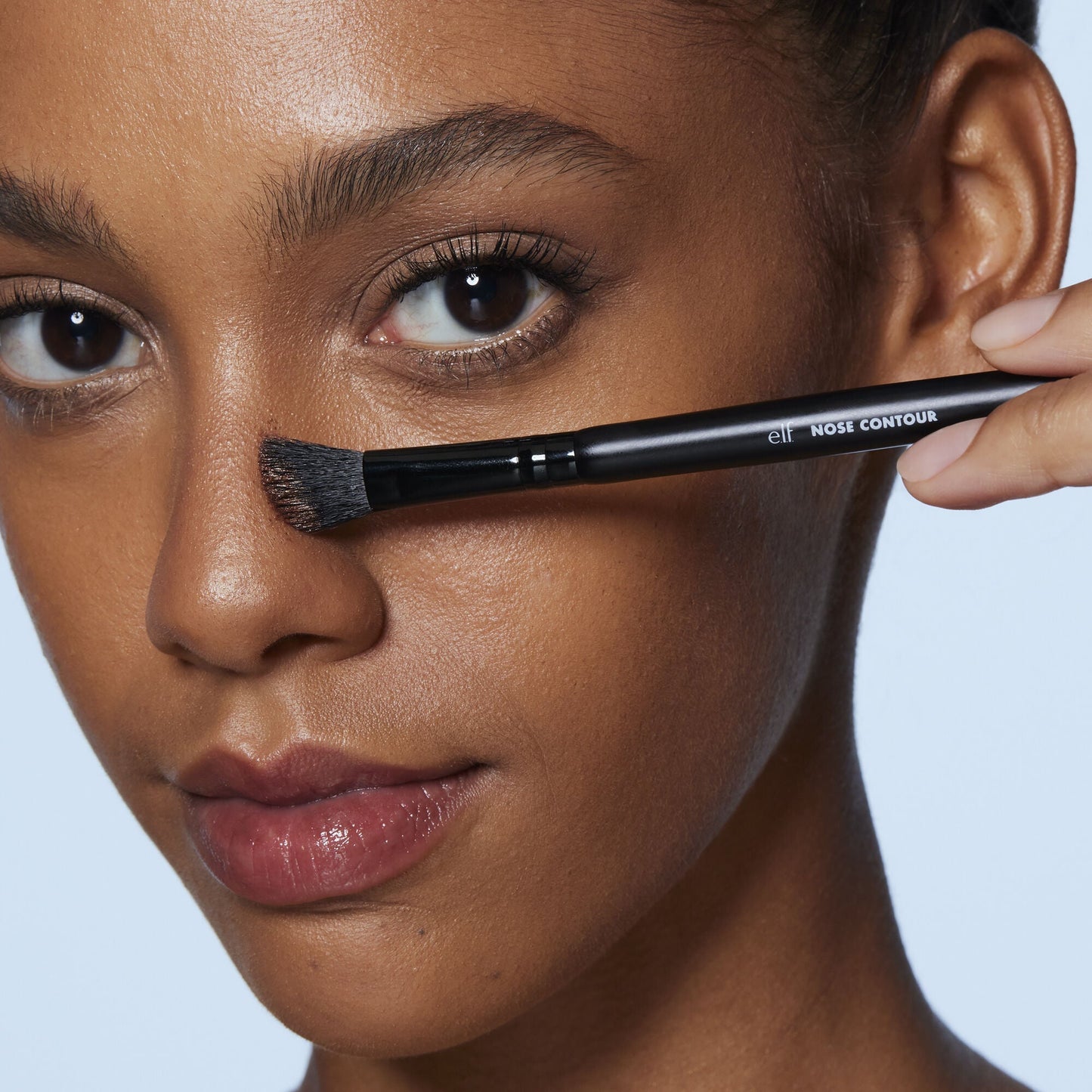 dual-ended-nose-contour-brush-c3 81283_Nose_Contour_Brush.jpg