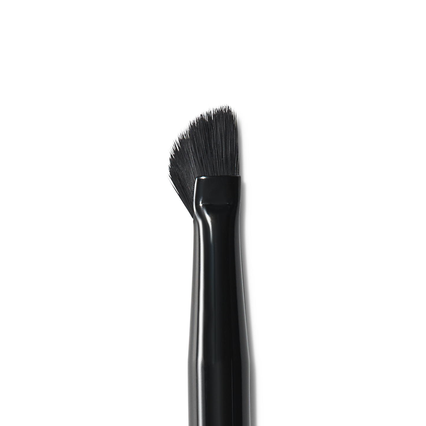 wing-it-liner-brush-p0 84091_MACRO_R.png