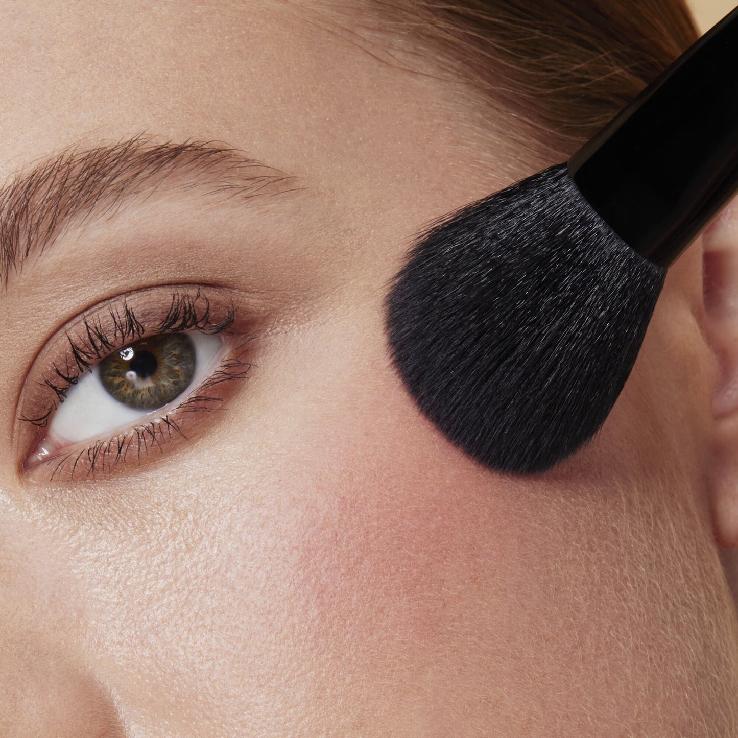 full-face-and-eye-makeup-brush-set-with-travel-case-f8 84674_FULL_FACE_EYE_BRUSH_SET_BLUSH_BRUSH_CARI_0086.jpg