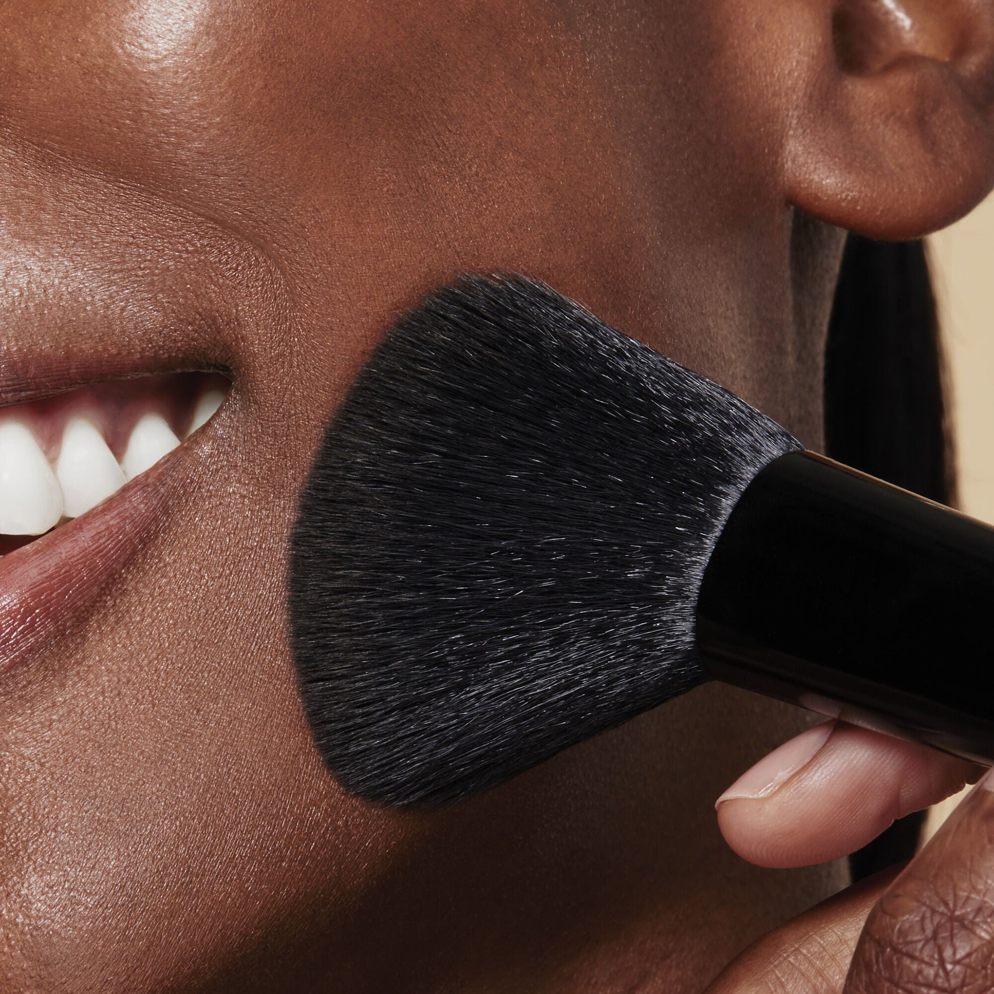 full-face-and-eye-makeup-brush-set-with-travel-case-f8 84674_FULL_FACE_EYE_BRUSH_SET_POWDER_BRUSH_DJ_0118.jpg
