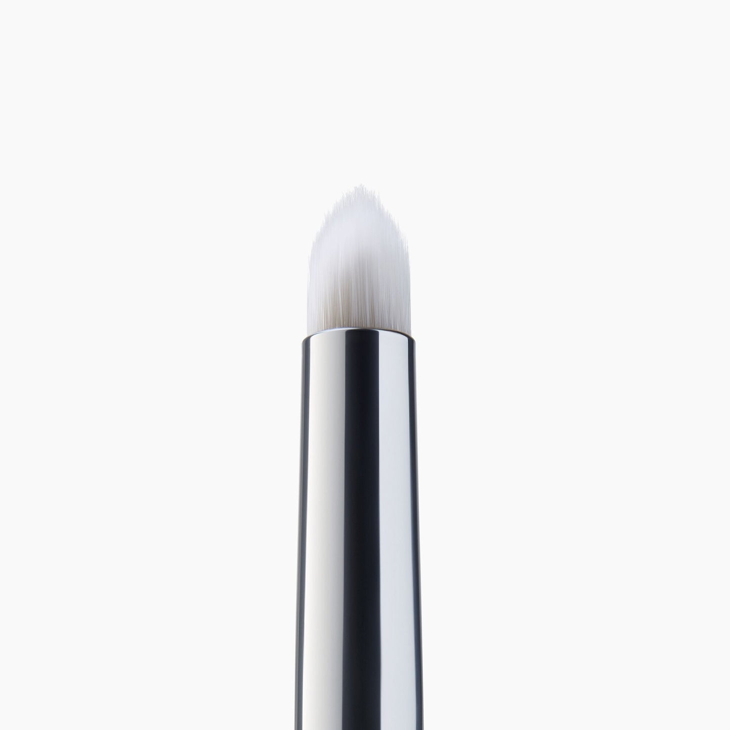 precision-smudge-brush-i7 85311_PrecisionSmudgeBrush_Macro_V2.jpg
