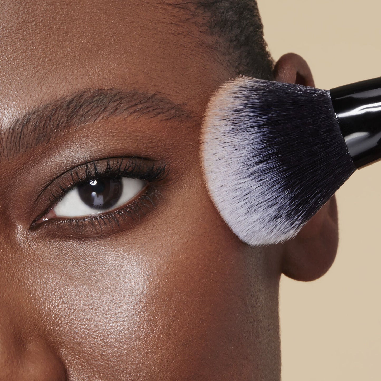cream-and-powder-face-brush-w9 85352_CREAM_POWDER_FACE_BRUSH_DJ_0197.jpg